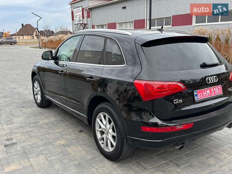 Позашляховик / Кросовер Audi Q5 2011 в Луцьку
