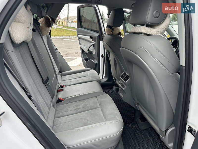 Позашляховик / Кросовер Audi Q5 2018 в Вінниці