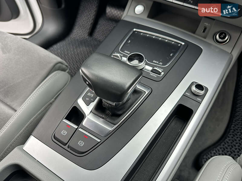 Позашляховик / Кросовер Audi Q5 2018 в Вінниці