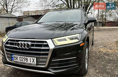 Внедорожник / Кроссовер Audi Q5 2018 в Сарнах