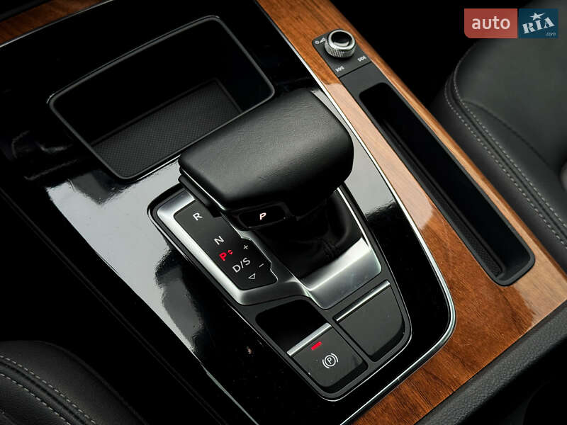 Позашляховик / Кросовер Audi Q5 2022 в Києві