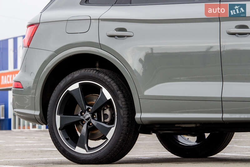 Внедорожник / Кроссовер Audi Q5 2020 в Нововолынске