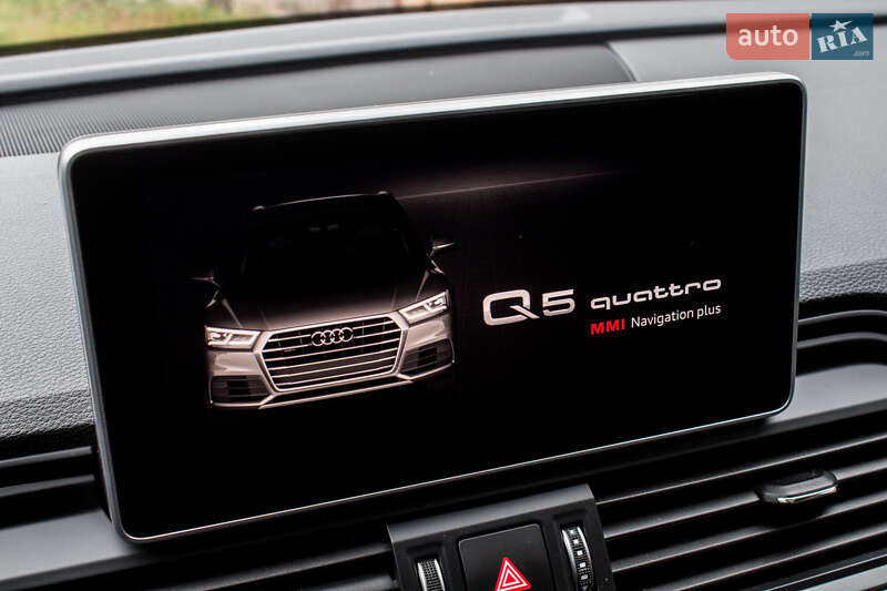 Внедорожник / Кроссовер Audi Q5 2020 в Нововолынске