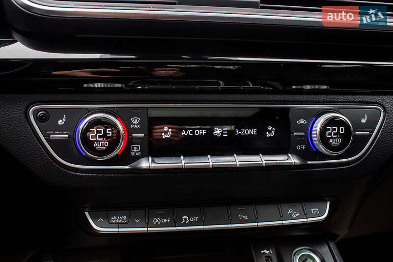 Внедорожник / Кроссовер Audi Q5 2020 в Нововолынске