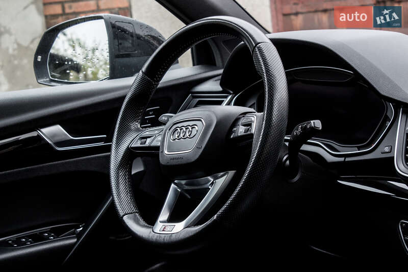Внедорожник / Кроссовер Audi Q5 2020 в Нововолынске