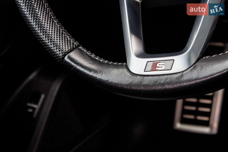 Внедорожник / Кроссовер Audi Q5 2020 в Нововолынске