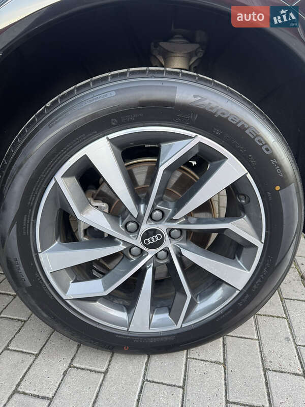 Позашляховик / Кросовер Audi Q5 2021 в Володимирі