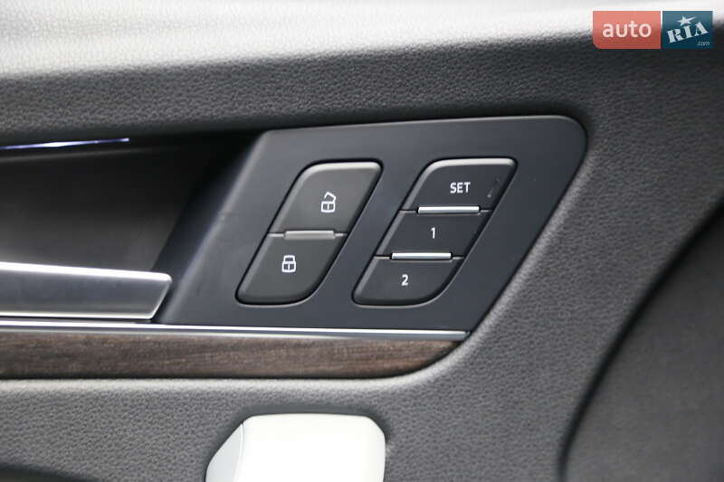 Позашляховик / Кросовер Audi Q5 2024 в Києві