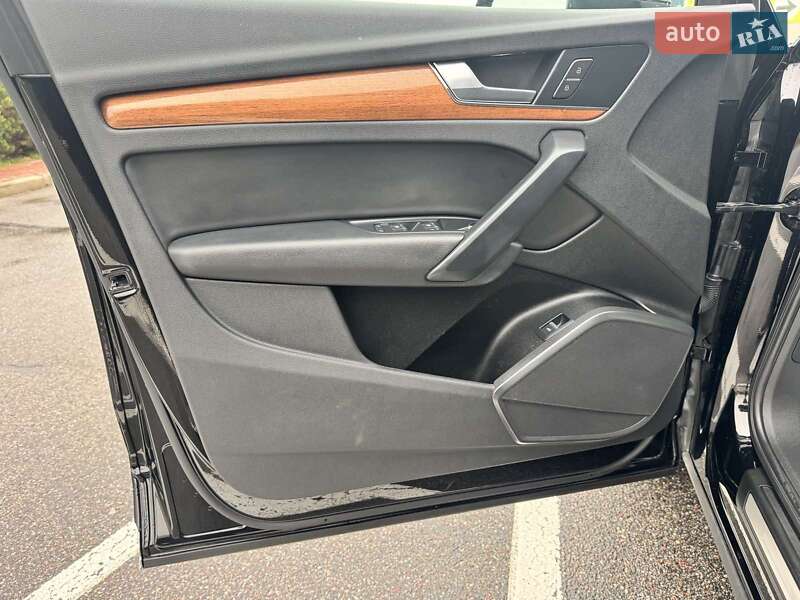 Внедорожник / Кроссовер Audi Q5 2020 в Киеве