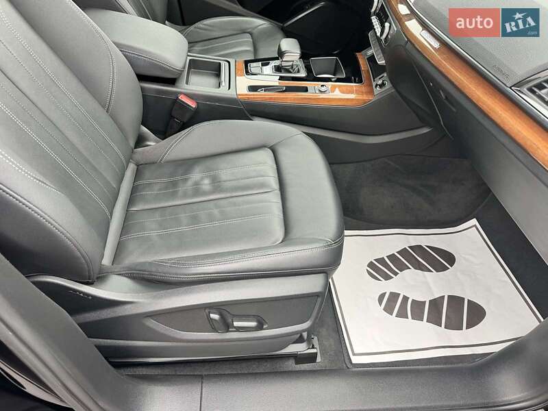 Внедорожник / Кроссовер Audi Q5 2020 в Киеве