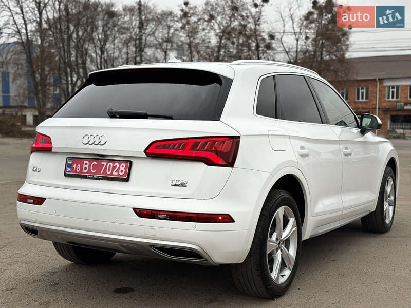 Внедорожник / Кроссовер Audi Q5 2017 в Сумах
