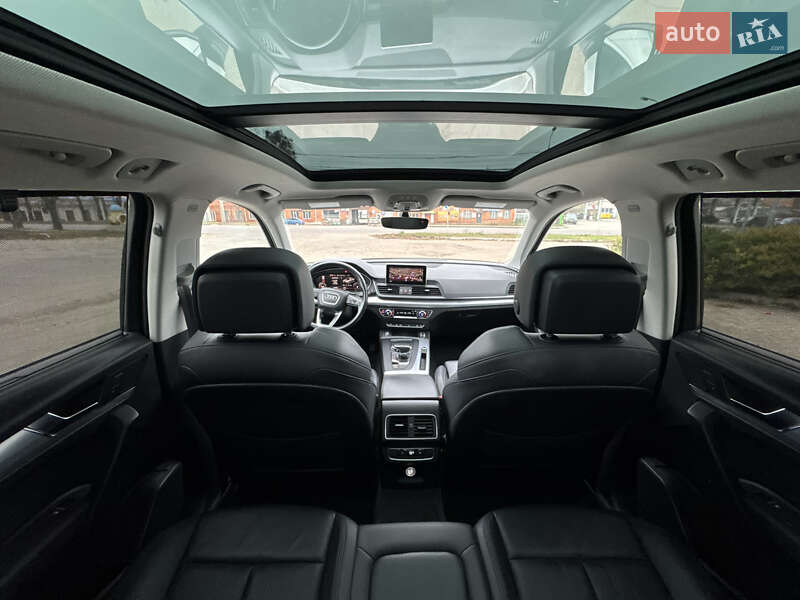 Внедорожник / Кроссовер Audi Q5 2017 в Сумах