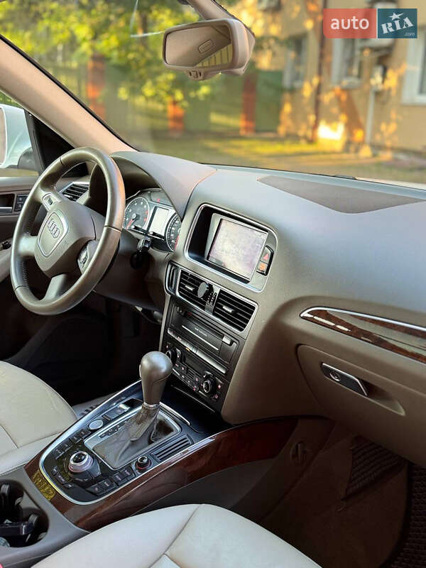 Внедорожник / Кроссовер Audi Q5 2012 в Тернополе