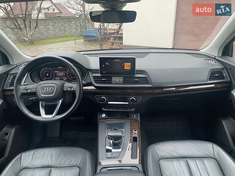 Позашляховик / Кросовер Audi Q5 2017 в Рівному