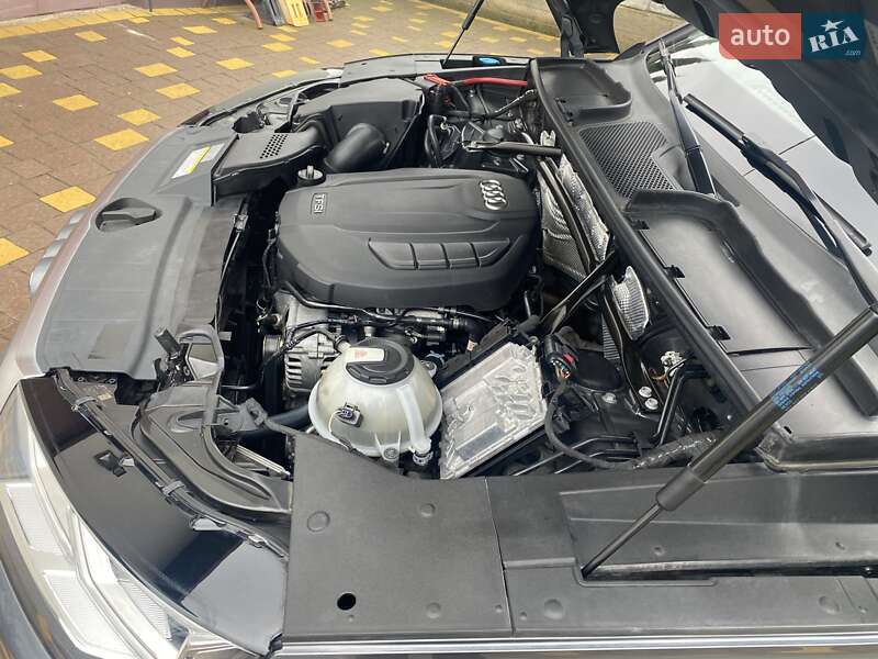 Позашляховик / Кросовер Audi Q5 2017 в Рівному