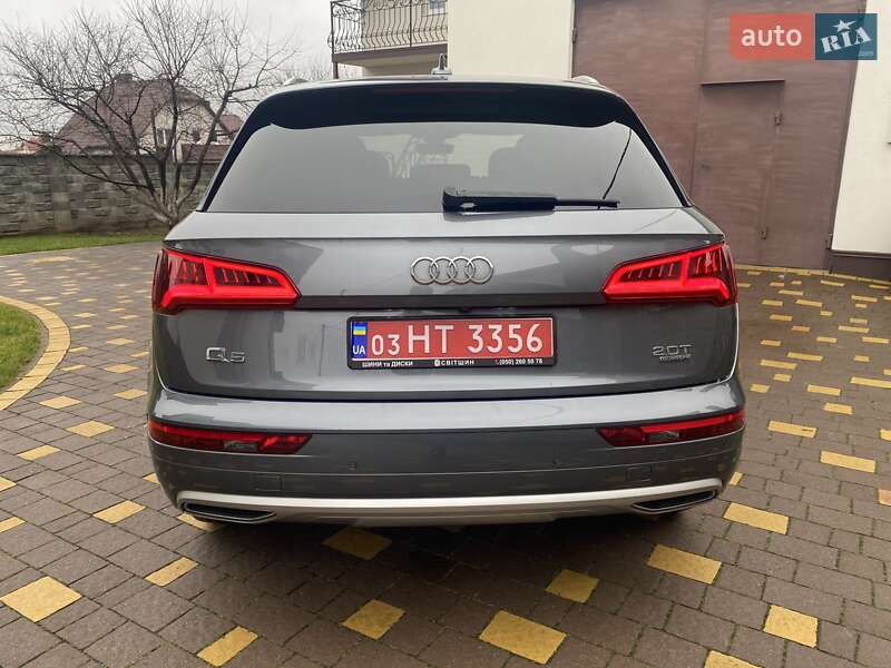 Позашляховик / Кросовер Audi Q5 2017 в Рівному