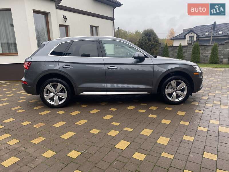 Позашляховик / Кросовер Audi Q5 2017 в Рівному