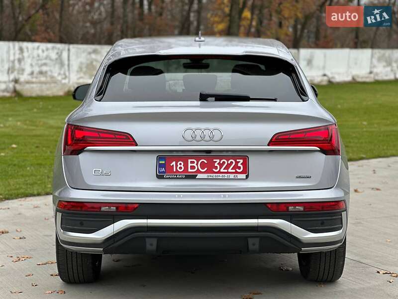 Позашляховик / Кросовер Audi Q5 2021 в Луцьку