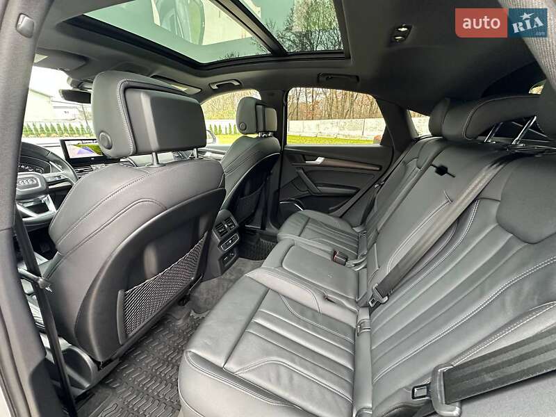 Позашляховик / Кросовер Audi Q5 2021 в Луцьку