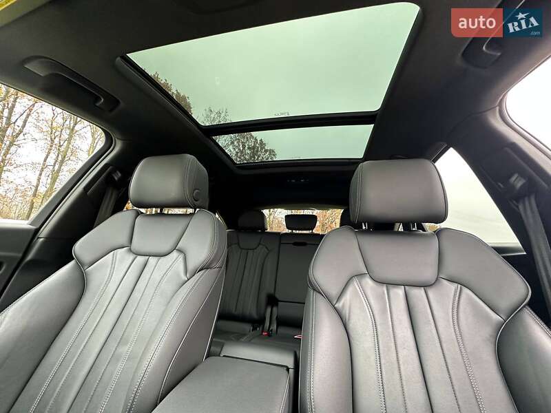 Позашляховик / Кросовер Audi Q5 2021 в Луцьку
