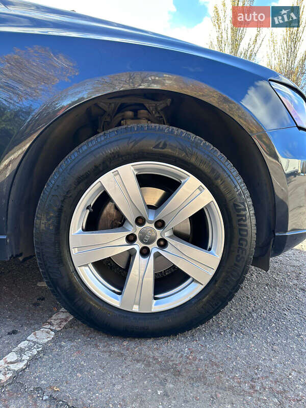 Внедорожник / Кроссовер Audi Q5 2011 в Кривом Роге