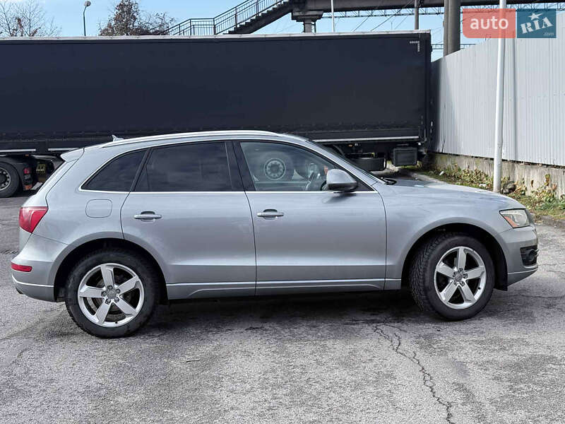 Позашляховик / Кросовер Audi Q5 2011 в Сваляві