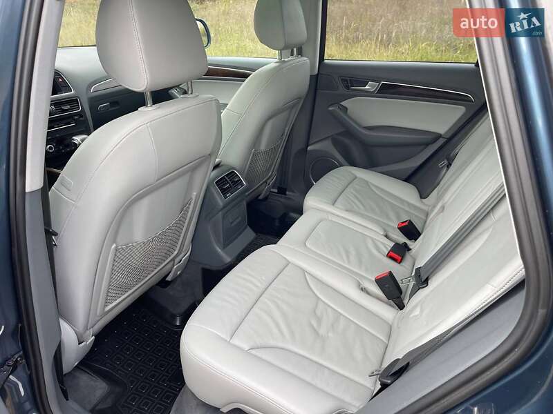 Позашляховик / Кросовер Audi Q5 2016 в Івано-Франківську