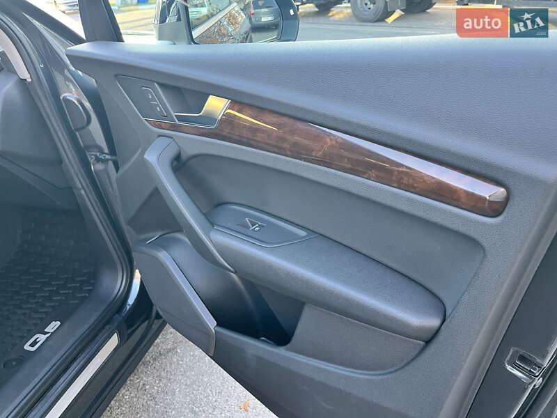 Позашляховик / Кросовер Audi Q5 2017 в Василькові