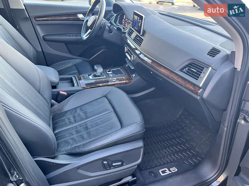 Позашляховик / Кросовер Audi Q5 2017 в Василькові