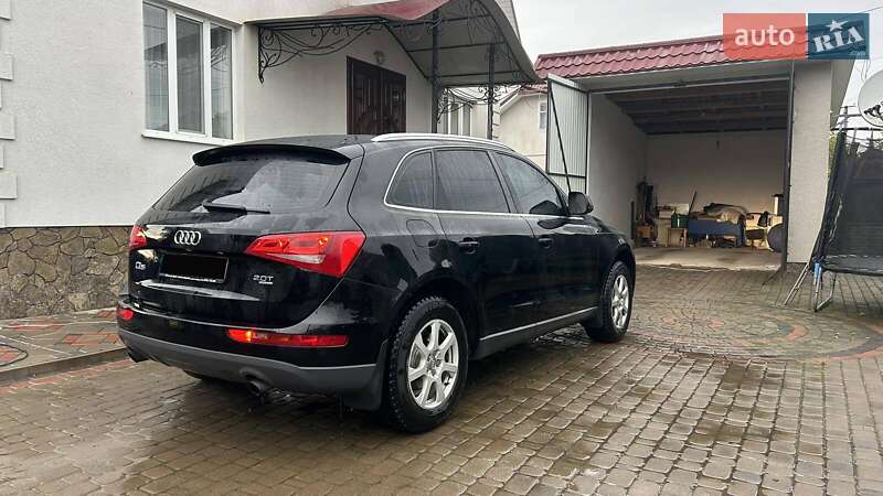 Внедорожник / Кроссовер Audi Q5 2010 в Черновцах
