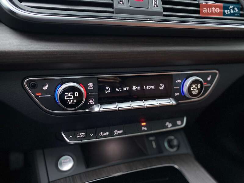 Внедорожник / Кроссовер Audi Q5 2022 в Киеве