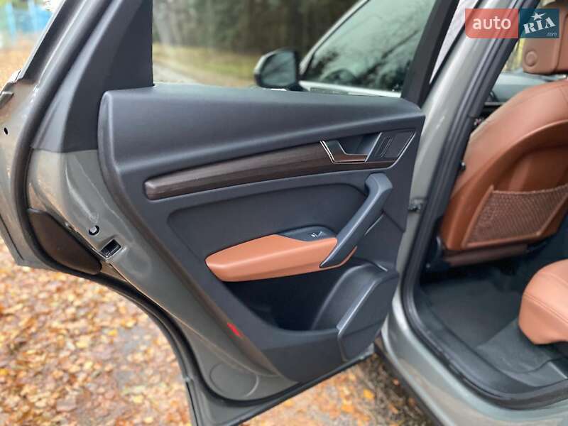 Внедорожник / Кроссовер Audi Q5 2022 в Киеве