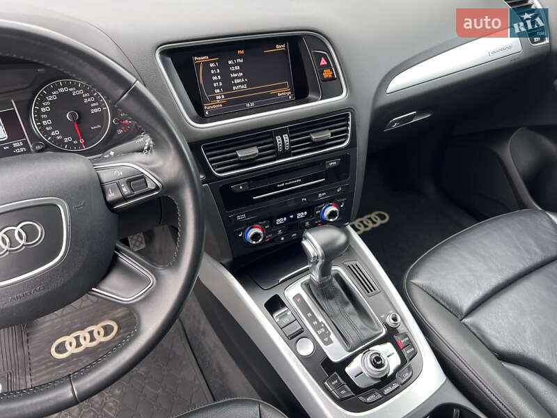 Внедорожник / Кроссовер Audi Q5 2016 в Нововолынске