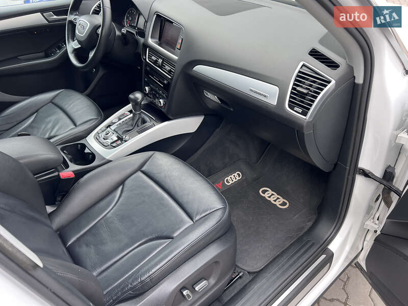 Внедорожник / Кроссовер Audi Q5 2016 в Нововолынске