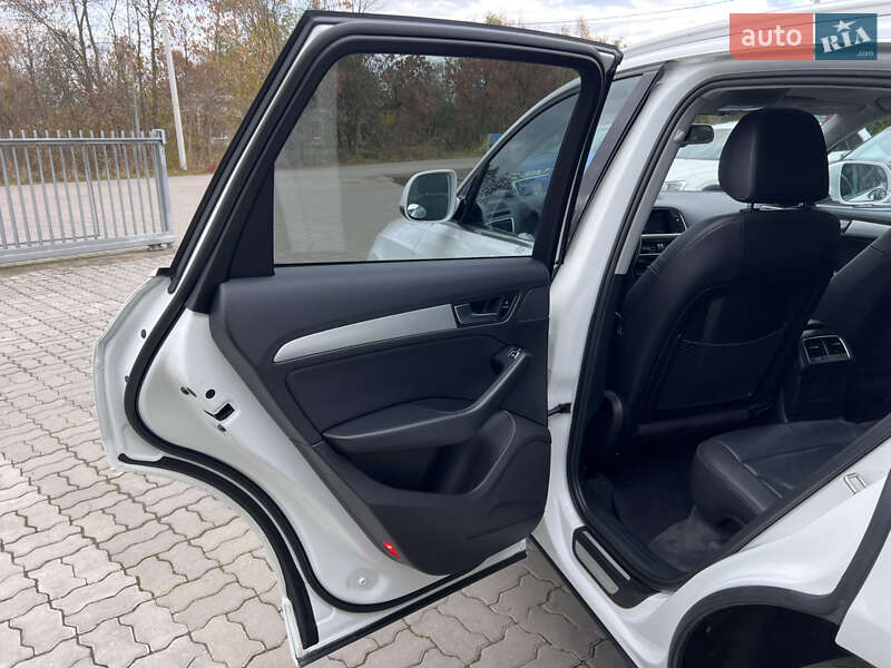 Внедорожник / Кроссовер Audi Q5 2016 в Нововолынске