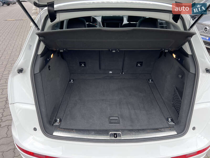 Внедорожник / Кроссовер Audi Q5 2016 в Нововолынске