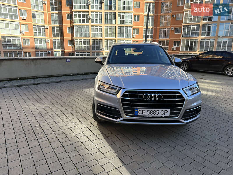 Позашляховик / Кросовер Audi Q5 2019 в Чернівцях