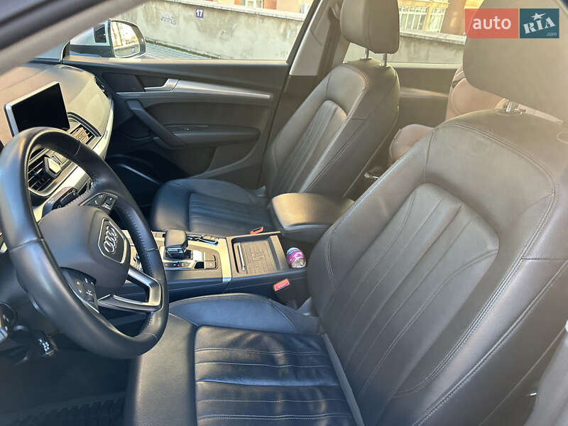 Позашляховик / Кросовер Audi Q5 2019 в Чернівцях