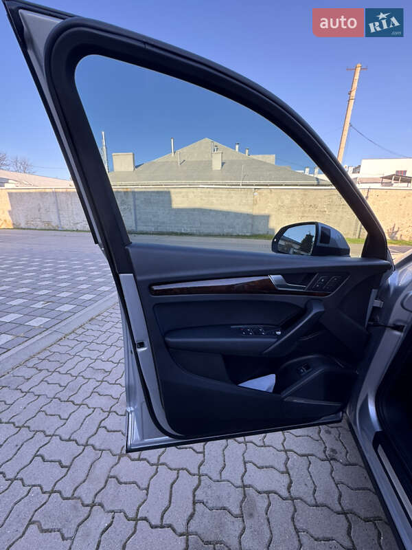 Позашляховик / Кросовер Audi Q5 2018 в Стрию