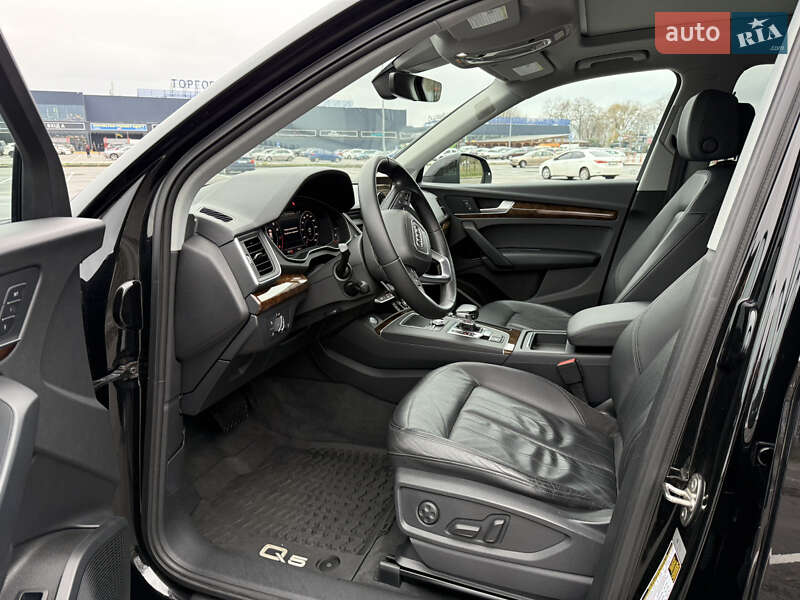 Позашляховик / Кросовер Audi Q5 2018 в Дніпрі