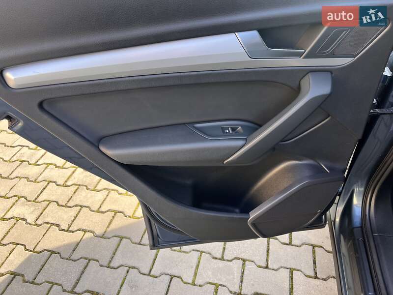 Позашляховик / Кросовер Audi Q5 2018 в Луцьку