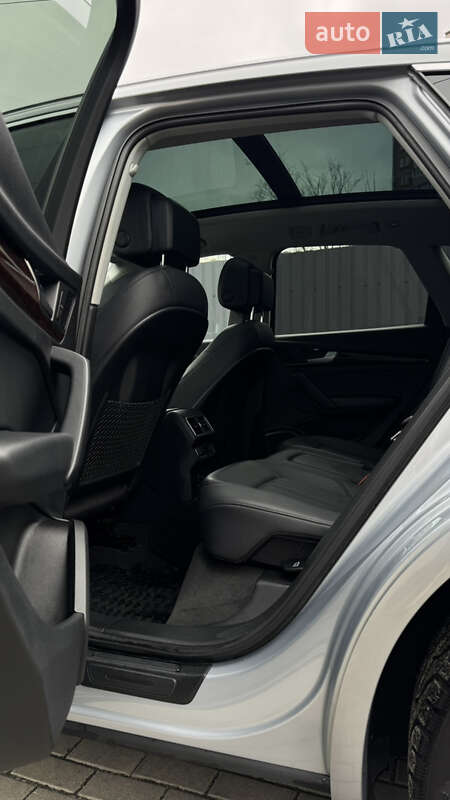 Позашляховик / Кросовер Audi Q5 2018 в Києві фото 11 Позашляховик / Кросовер Audi Q5 2018 в Києві