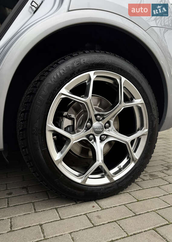 Позашляховик / Кросовер Audi Q5 2018 в Києві фото 37 Позашляховик / Кросовер Audi Q5 2018 в Києві