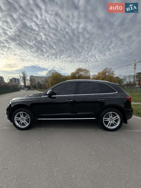 Позашляховик / Кросовер Audi Q5 2016 в Івано-Франківську