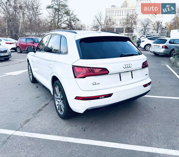 Внедорожник / Кроссовер Audi Q5 2018 в Киеве