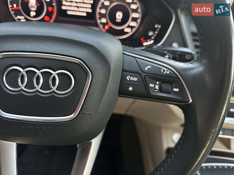 Позашляховик / Кросовер Audi Q5 2018 в Києві