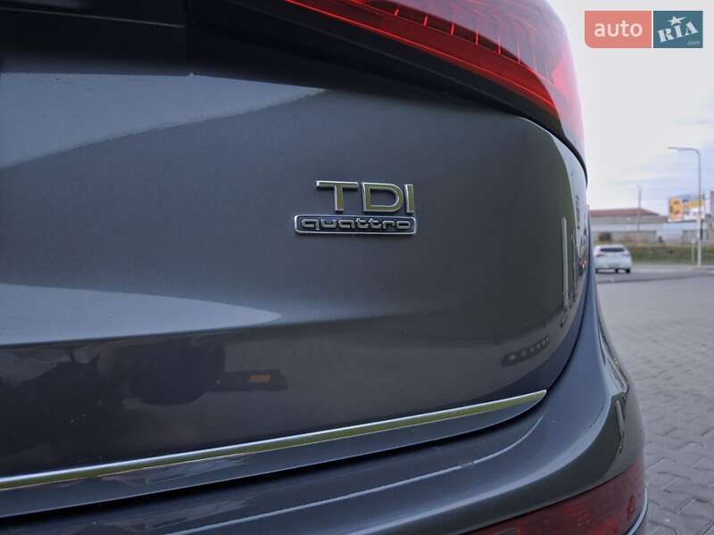 Позашляховик / Кросовер Audi Q5 2015 в Вишневому фото 19 Позашляховик / Кросовер Audi Q5 2015 в Вишневому