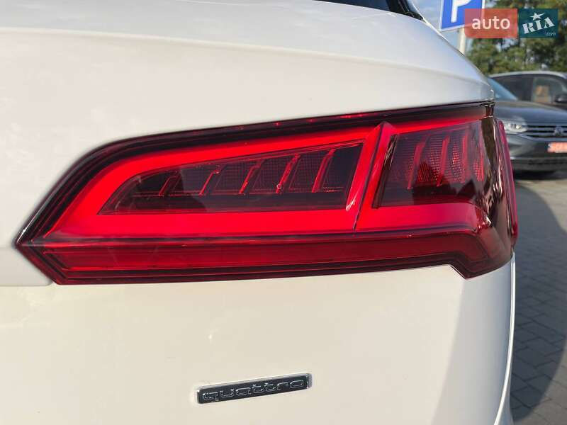 Позашляховик / Кросовер Audi Q5 2017 в Львові