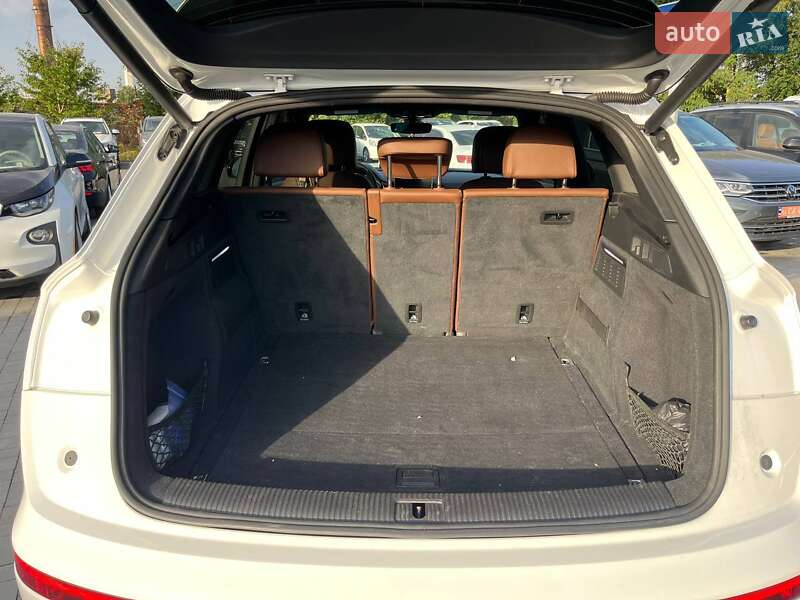 Позашляховик / Кросовер Audi Q5 2017 в Львові