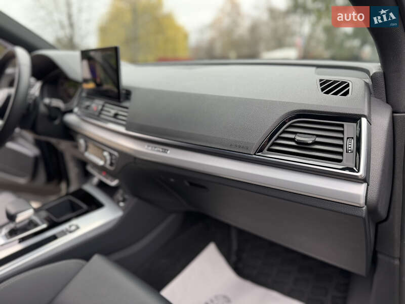 Позашляховик / Кросовер Audi Q5 2024 в Луцьку